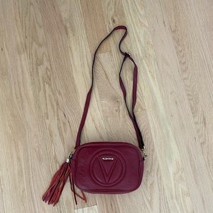 Valentino by Mario Valentino crossbody bag mia burgundy